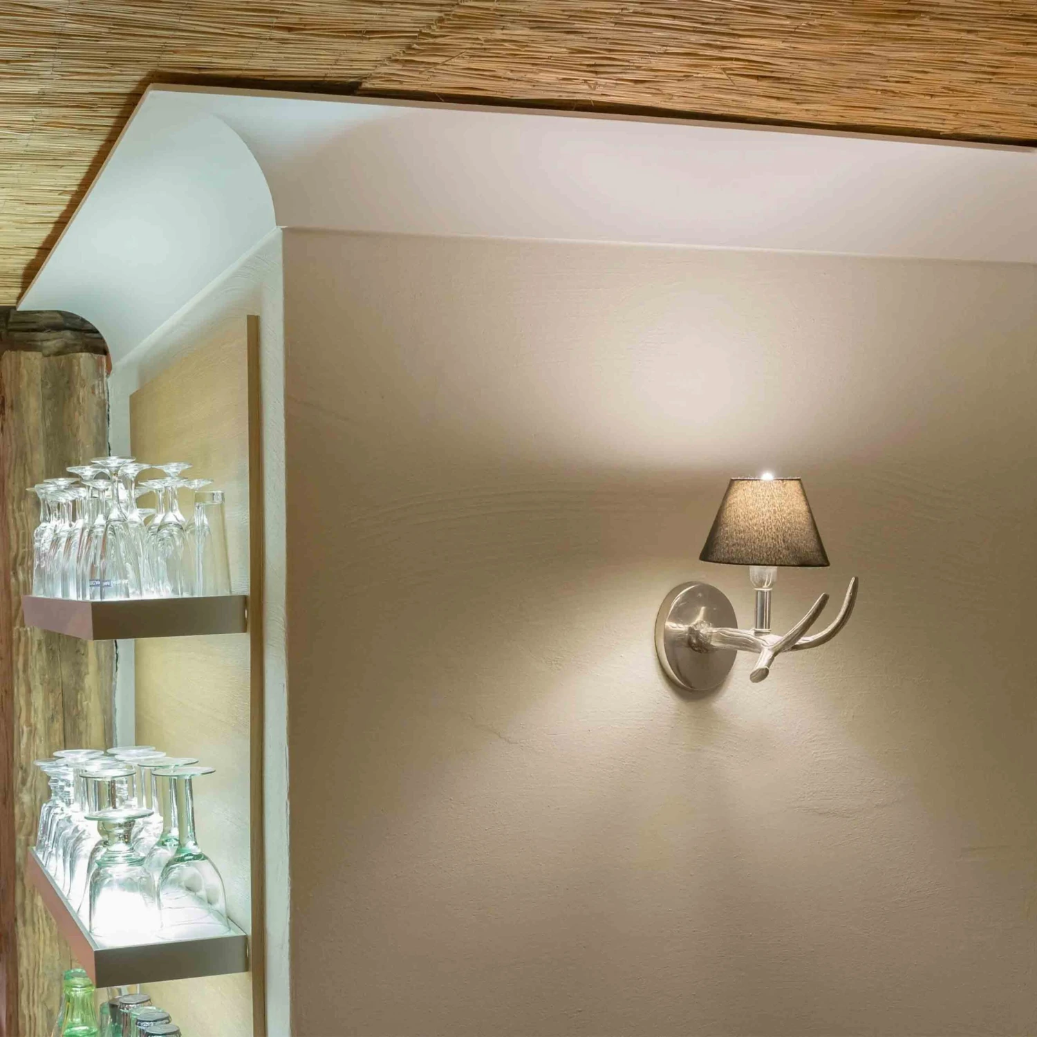 Moulure De Plafond Noble NMC ARSTYL AD24 150 X 150 Mm Polyuréthane Résistant à L'impact Blanc 2 Moulure De Plafond Noble NMC ARSTYL AD24 150 X 150 Mm Polyuréthane Résistant à L'impact Blanc – Image 2