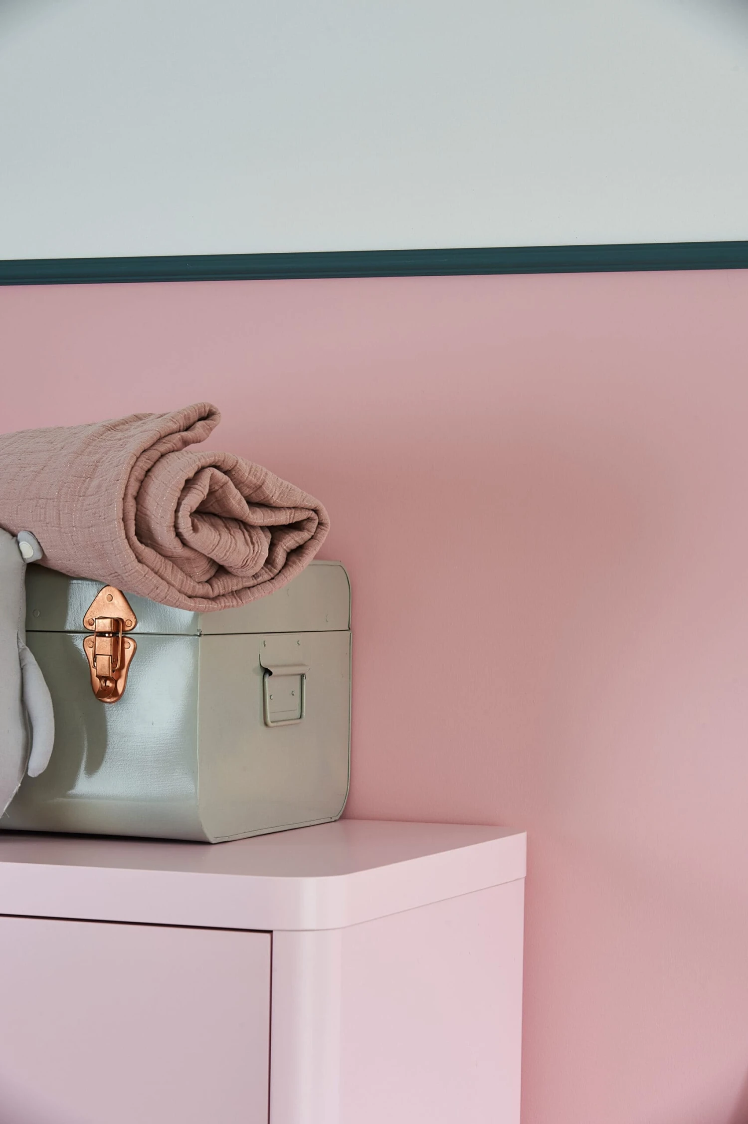 Cimaise Murale Chic NMC WALLSTYL WL7 12.5 X 25 Mm Polystyrène Résistant à L'impact Blanc 3 Cimaise Murale Chic NMC WALLSTYL WL7 12.5 X 25 Mm Polystyrène Résistant à L'impact Blanc – Image 3