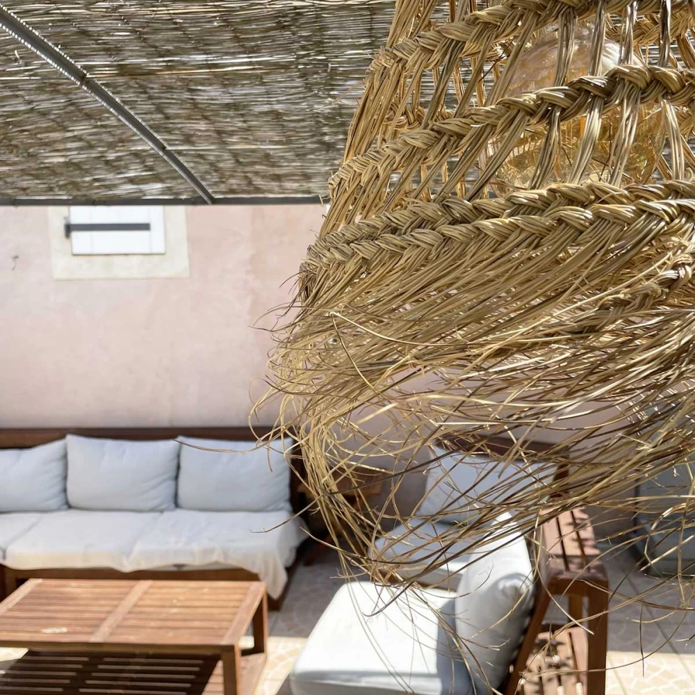 Abat Jour Pour Lampe Ajouré Forme Allongée En Paille Naturelle Tressée 2 Abat Jour Pour Lampe Ajouré Forme Allongée En Paille Naturelle Tressée – Image 2