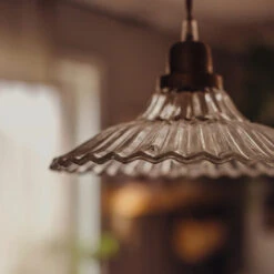 Suspension En Verre Transparent Et Monture Antique -Décoration Intérieur suspension en verre transparent et monture antique 2