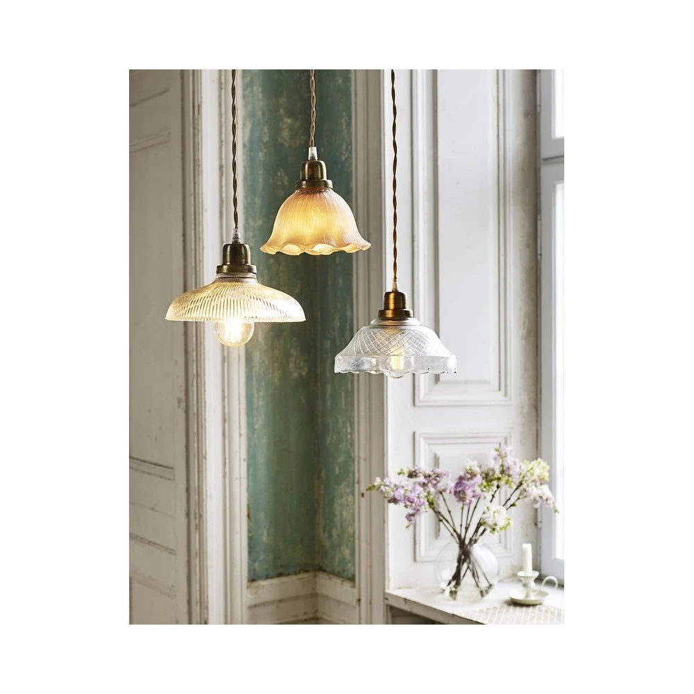 Suspension En Verre Transparent Strié Et Monture Antique 2 Suspension En Verre Transparent Strié Et Monture Antique – Image 2